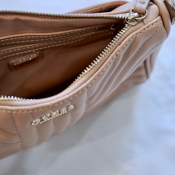 Guess Los Angeles Convertible Crossbody Creme - Picture 4 of 6